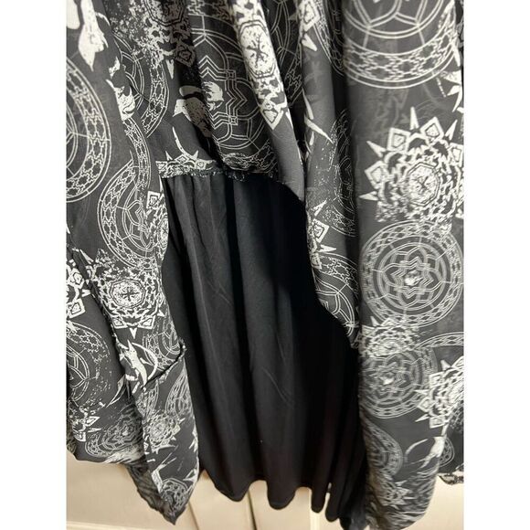 The Witcher Yennefer Symbols Bell Sleeve Dress Plus Size 1X Nwot - Picture 2 of 10